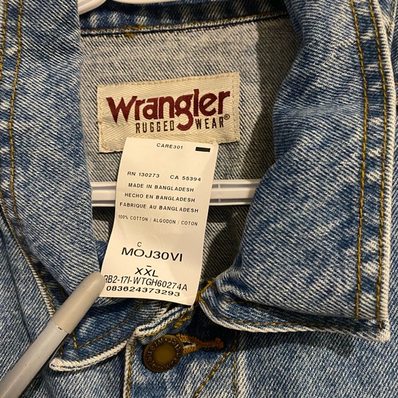 Wrangler Hero Rugged Wear Trucker Jacket Jean Denim Mens Grunge 90s Y2K - Picture 3 of 3